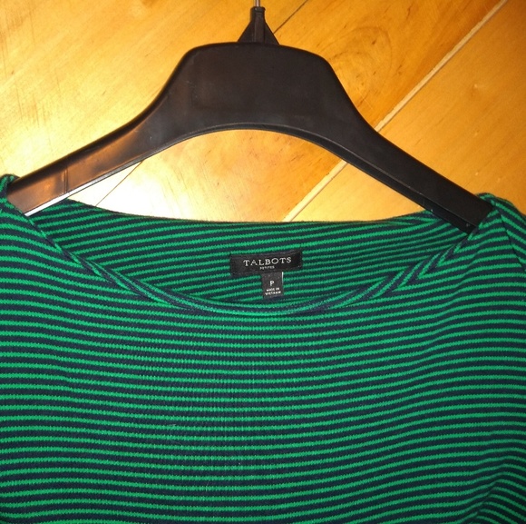 Green knee-length dress - Picture 2 of 3